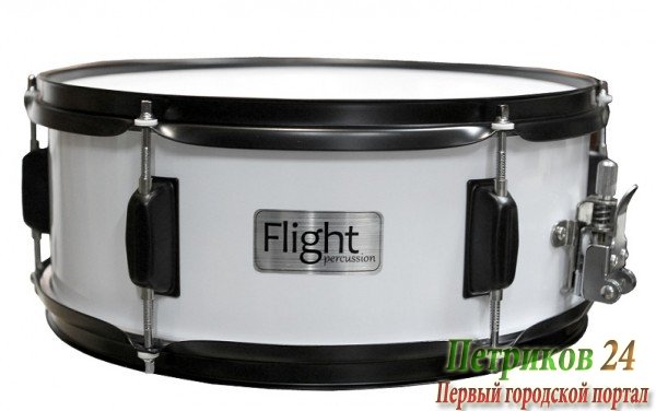 FLIGHT FMS-1455WH Маршевый барабан. В комплекте палочки и ремень для барабана.Размер: 14'x5,5'. Цвет: белый.Состав: пластик, металл, нейлон.